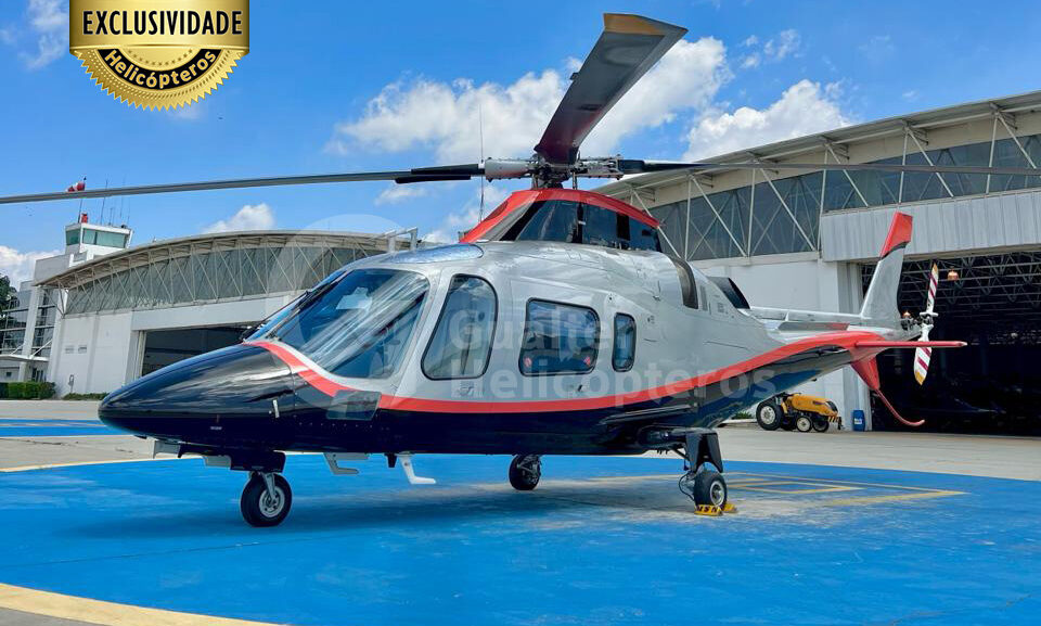 Helicóptero Agusta A109E Power 2013 à venda com exclusividade na Gualter Helicópteros, apenas 1.332 horas totais de voo, pintura executiva preta e cinza com detalhes em vermelho, biturbina leve de alto desempenho ideal para transporte corporativo e VIP. Oportunidade única no mercado de aeronaves seminovas no Brasil.